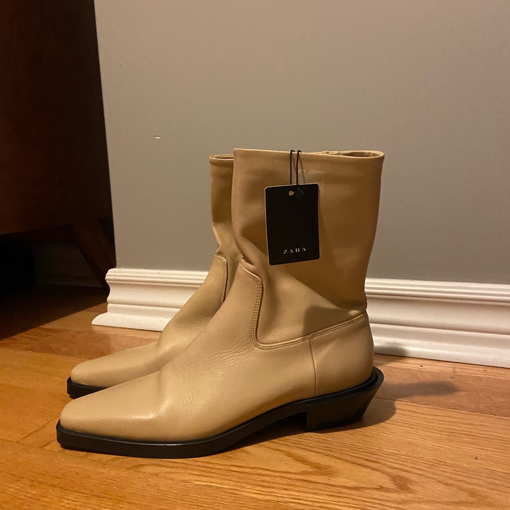 BRAND NEW Zara western boots (never been worn)